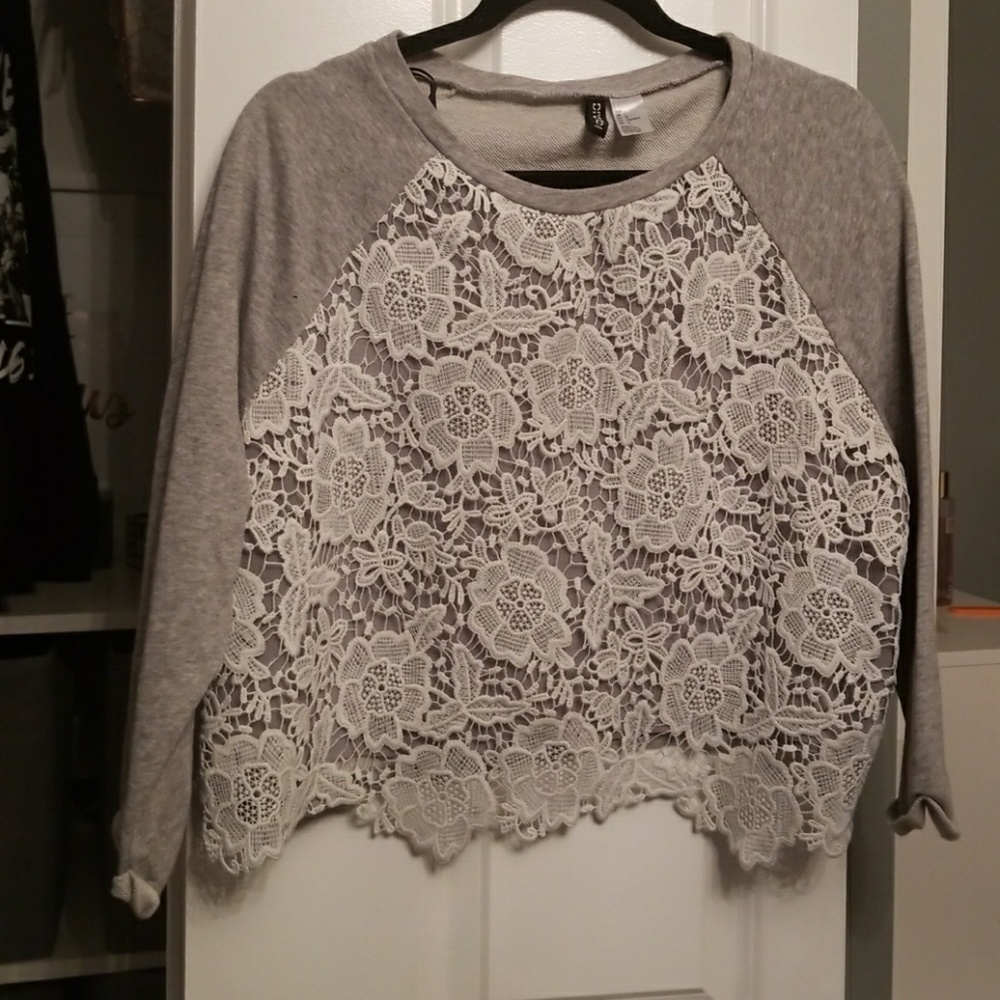 *BUNDLE ME*  LARGE GRAY LACE SWEATER